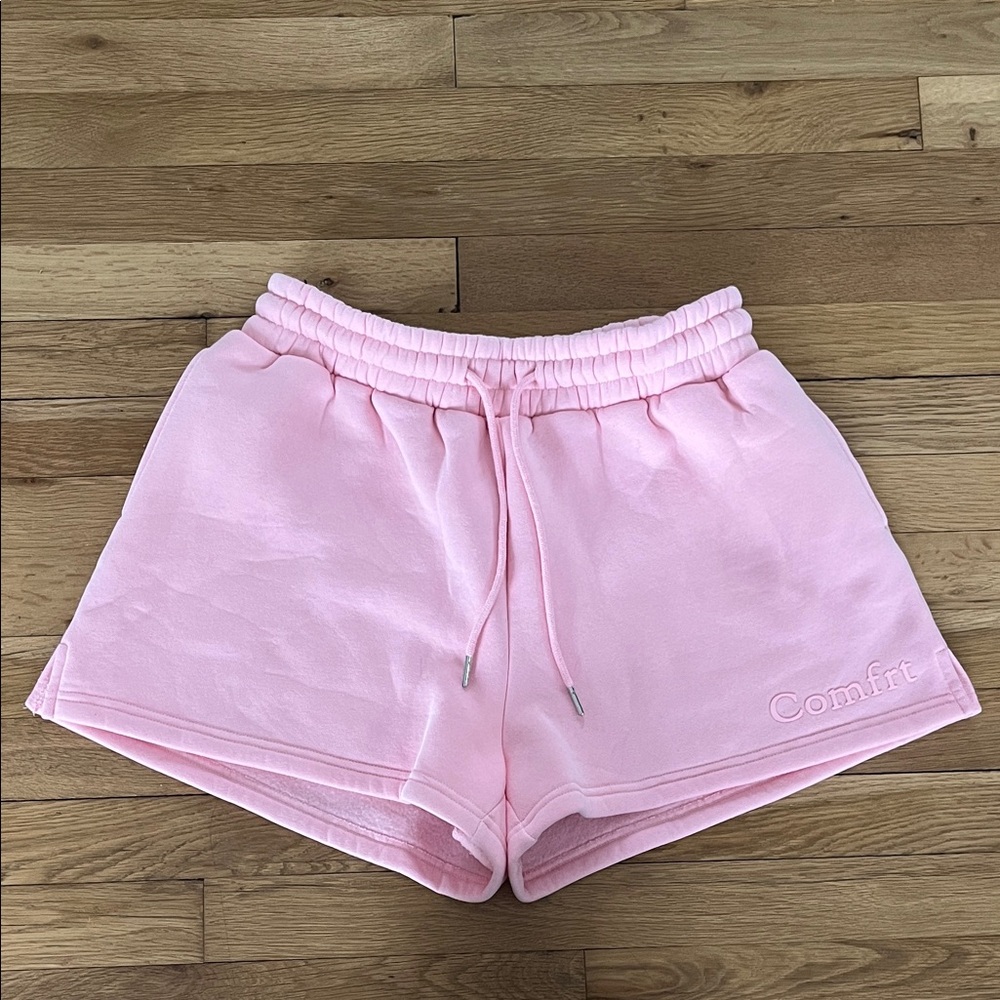 Comfrt minimalist shorts